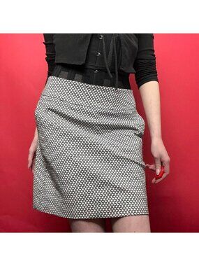 S.C &amp; CO / Black and white midi pencil skort 🖤🤍